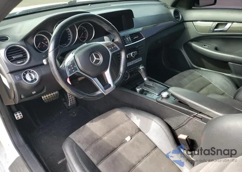 2013 Mercedes-Benz C 63 Amg из США, поврежденный, VIN WDDGJ7HB1DG043386